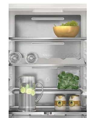 Встраиваемый холодильник Whirlpool WHC18T571