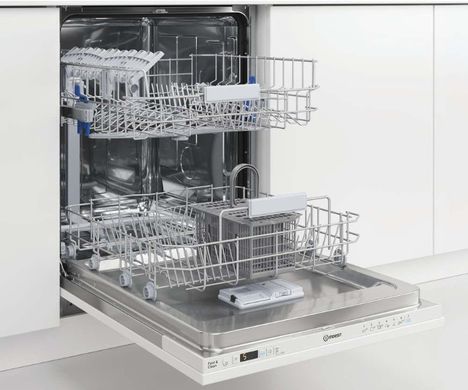Вбудована посудомийна машина Indesit DIC 3B+16A